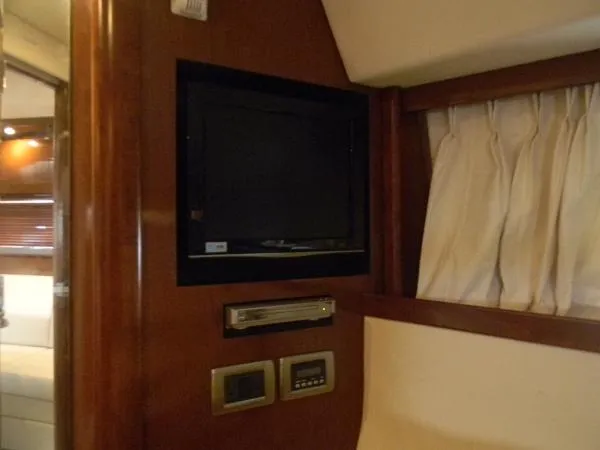 Slide: The Image of Sea Ray 38 Sundancer 2008 - 2