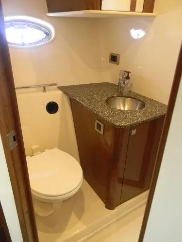 Slide: The Image of Sea Ray 38 Sundancer 2008 - 8