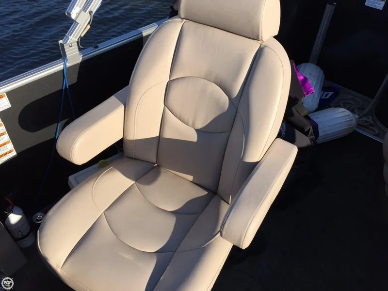 Slide: The Image of Sylvan Mirage 8522 CR 2014 - 6