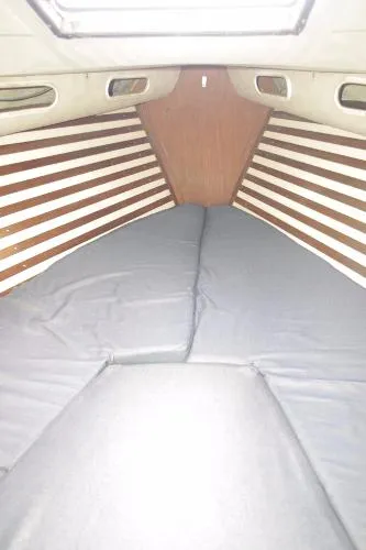 Slide: The Image of Canadian Sailcraft 27 1978 - 11
