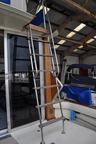Slide: The Image of Chris-Craft 38 Commander 1966 - 11