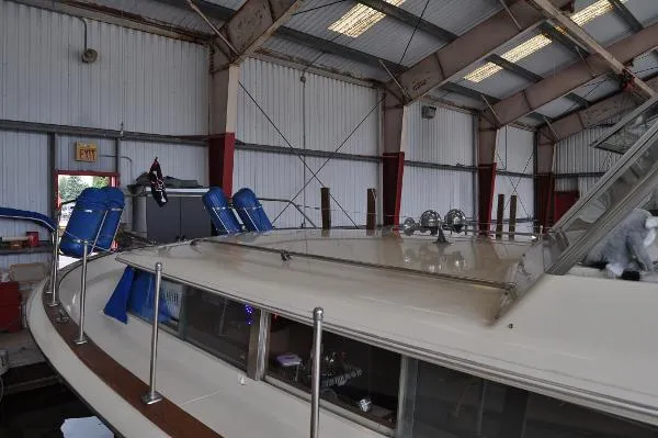 Slide: The Image of Chris-Craft 38 Commander 1966 - 3