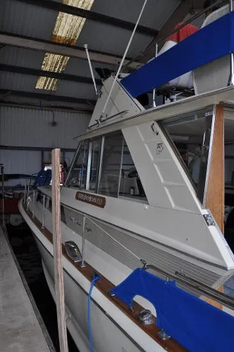 Slide: The Image of Chris-Craft 38 Commander 1966 - 5