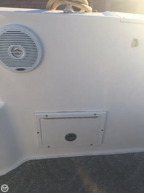 Slide: The Image of Rinker 270 Express Cruiser 2007 - 9