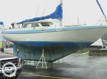 Slide: The Image of Capital Yachts Gulf Pilot House 1989 - 6