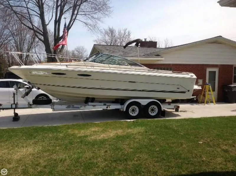 Slide: The Image of Sea Ray 250 Cuddy 1985 - 7