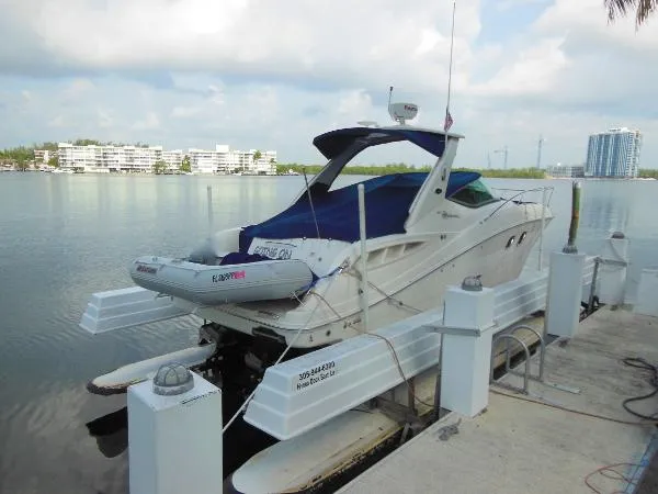 Slide: The Image of Sea Ray 310 Sundancer 2008 - 9