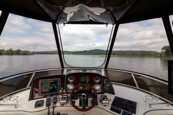 Slide: The Image of Sea Ray 420 Sedan Bridge 2005 - 3