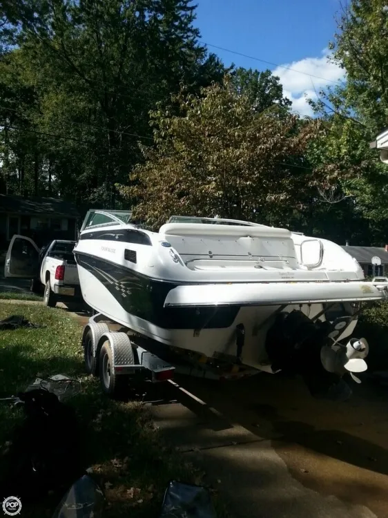 Slide: The Image of Crownline Boats 236 LS 2005 - 1