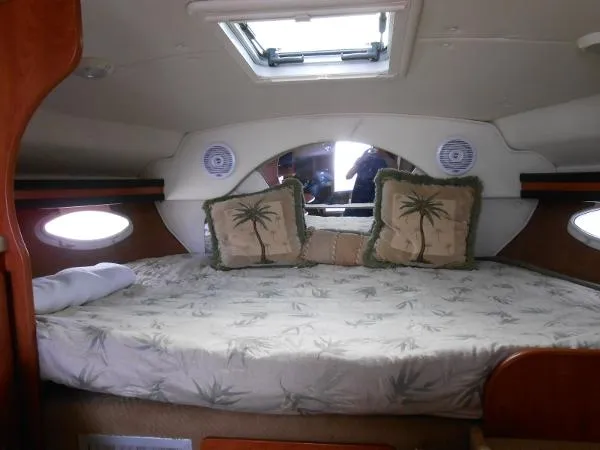 Slide: The Image of Rinker 320 Express Cruiser 2006 - 3