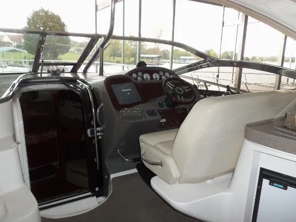 Slide: The Image of Regal 4060 Hardtop Express IPS 2009 - 10