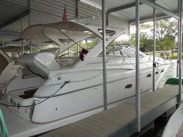 Slide: The Image of Regal 4060 Hardtop Express IPS 2009 - 3