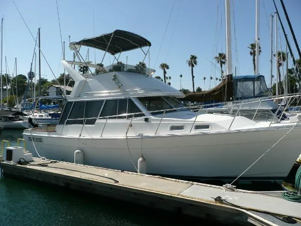 Slide: The Image of Bayliner 3218 1987 - 2