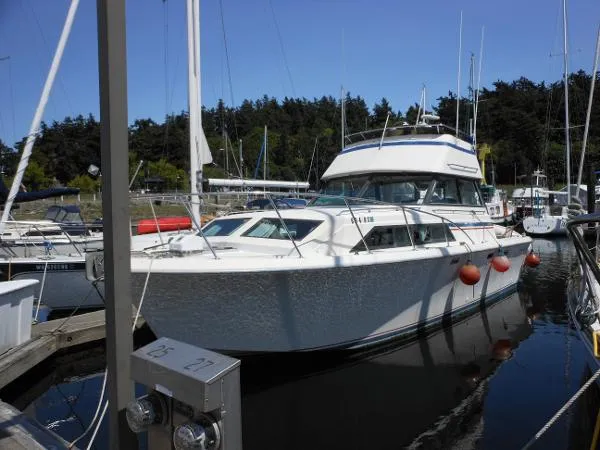 Slide: The Image of Chris-Craft 310 Catalina 1979 - 0