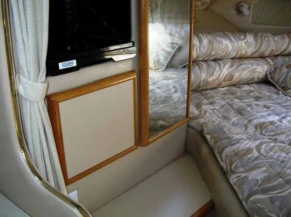 Slide: The Image of Sea Ray Sundancer 1998 - 1