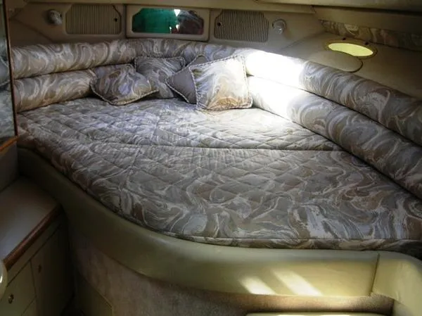 Slide: The Image of Sea Ray Sundancer 1998 - 2
