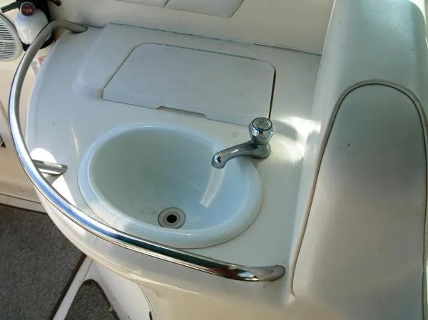 Slide: The Image of Sea Ray Sundancer 1998 - 9
