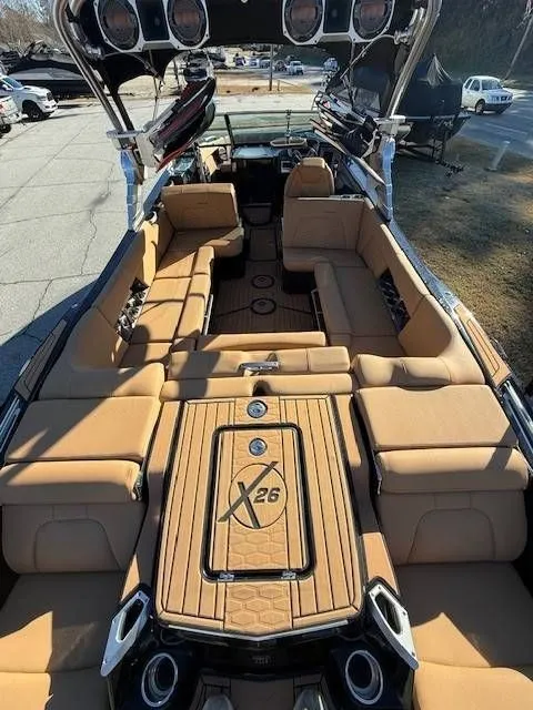 Slide: The Image of MasterCraft X26 2020 - 8