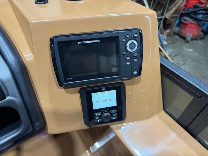 Slide: The Image of Bentley Pontoons Legacy 223 QSB Swingback Tritoon & Honda 4-Stroke EFI 2026 - 15