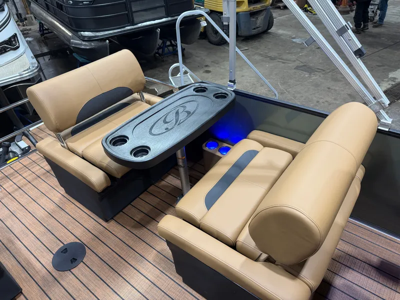 Slide: The Image of Bentley Pontoons Legacy 223 QSB Swingback Tritoon & Honda 4-Stroke EFI 2026 - 17