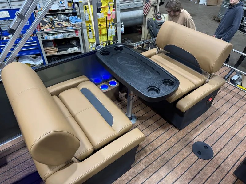 Slide: The Image of Bentley Pontoons Legacy 223 QSB Swingback Tritoon & Honda 4-Stroke EFI 2026 - 18