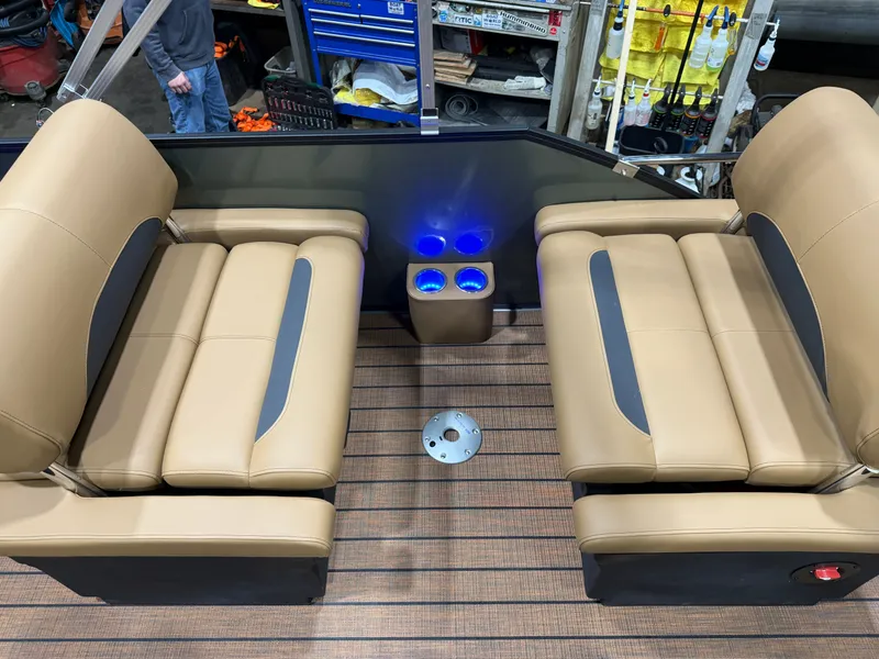 Slide: The Image of Bentley Pontoons Legacy 223 QSB Swingback Tritoon & Honda 4-Stroke EFI 2026 - 19