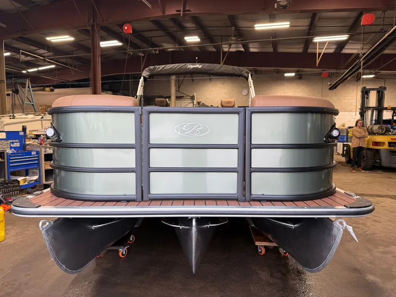 Slide: The Image of Bentley Pontoons Legacy 223 QSB Swingback Tritoon & Honda 4-Stroke EFI 2026 - 37