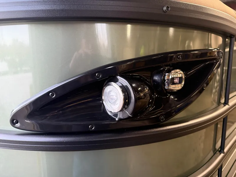 Slide: The Image of Bentley Pontoons Legacy 223 QSB Swingback Tritoon & Honda 4-Stroke EFI 2026 - 38