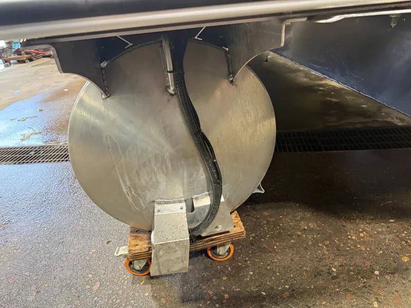 Slide: The Image of Bentley Pontoons Legacy 223 QSB Swingback Tritoon & Honda 4-Stroke EFI 2026 - 41