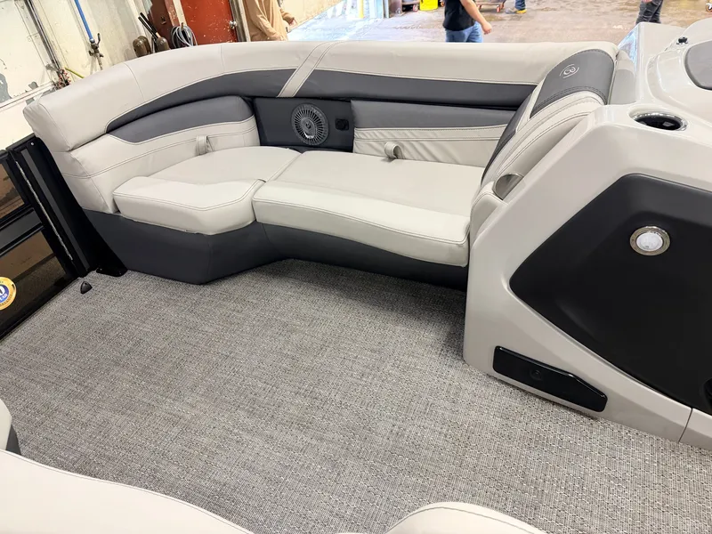 Slide: The Image of Barletta Cabrio 22QC Pontoon 2025 - 18