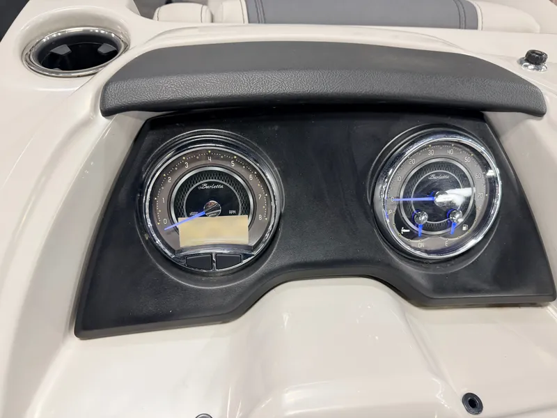 Slide: The Image of Barletta Cabrio 22QC Pontoon 2025 - 27