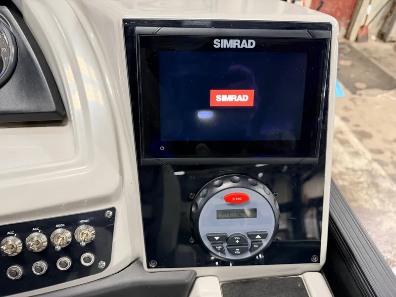 Slide: The Image of Barletta Cabrio 22QC Pontoon 2025 - 29