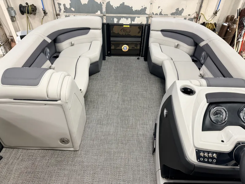 Slide: The Image of Barletta Cabrio 22QC Pontoon 2025 - 3
