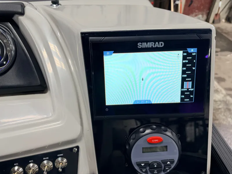 Slide: The Image of Barletta Cabrio 22QC Pontoon 2025 - 30