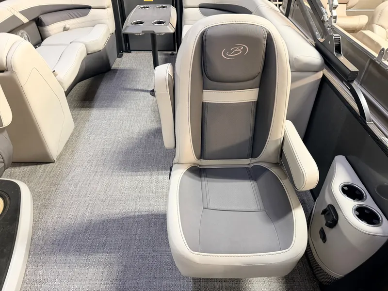 Slide: The Image of Barletta Cabrio 22QC Pontoon 2025 - 33