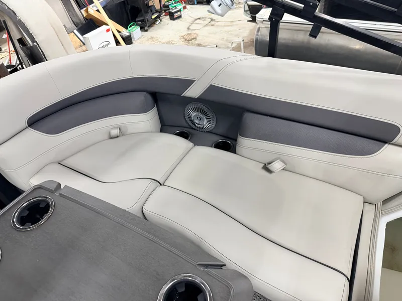 Slide: The Image of Barletta Cabrio 22QC Pontoon 2025 - 41