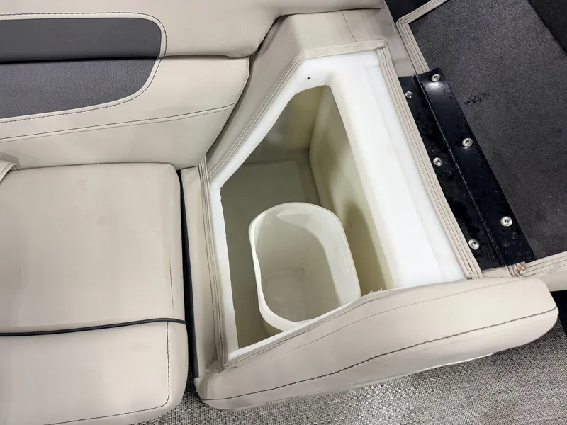 Slide: The Image of Barletta Cabrio 22QC Pontoon 2025 - 44