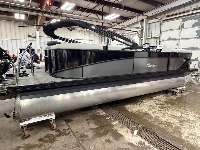 Slide: The Image of Barletta Cabrio 22QC Pontoon 2025 - 45