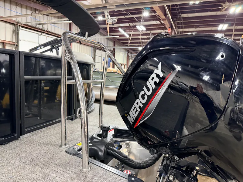 Slide: The Image of Barletta Cabrio 22QC Pontoon 2025 - 58