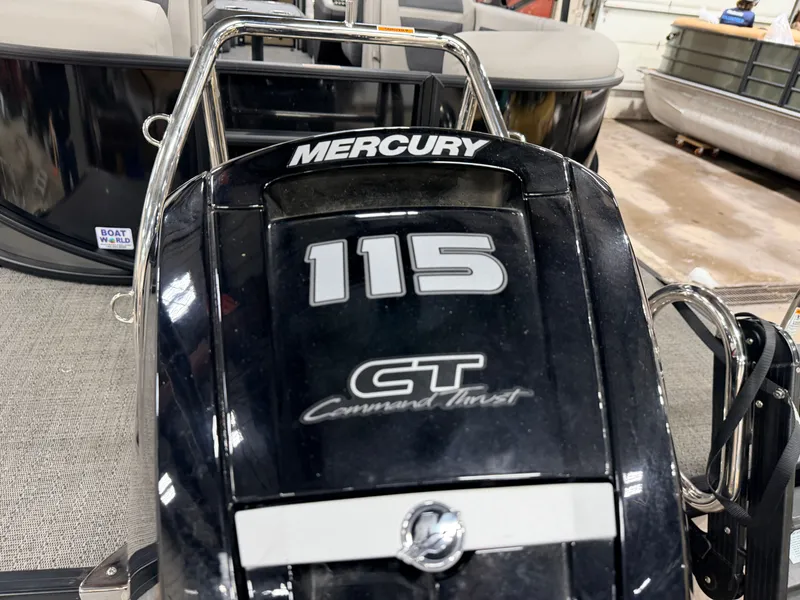 Slide: The Image of Barletta Cabrio 22QC Pontoon 2025 - 60