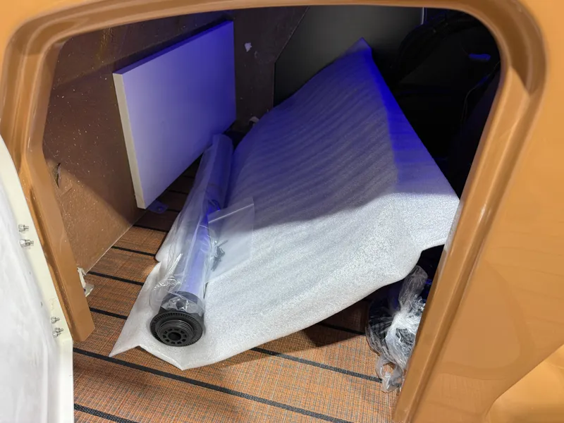 Slide: The Image of Bentley Pontoons Legacy 223 Navigator Quad Lounge Tritoon & Honda 4-Stroke EFI 2026 - 31