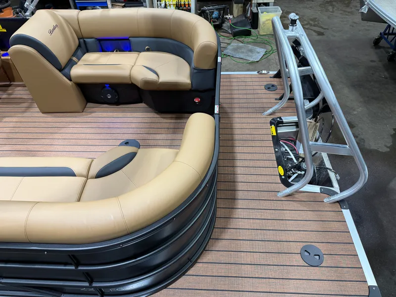Slide: The Image of Bentley Pontoons Legacy 223 Navigator Quad Lounge Tritoon & Honda 4-Stroke EFI 2026 - 5