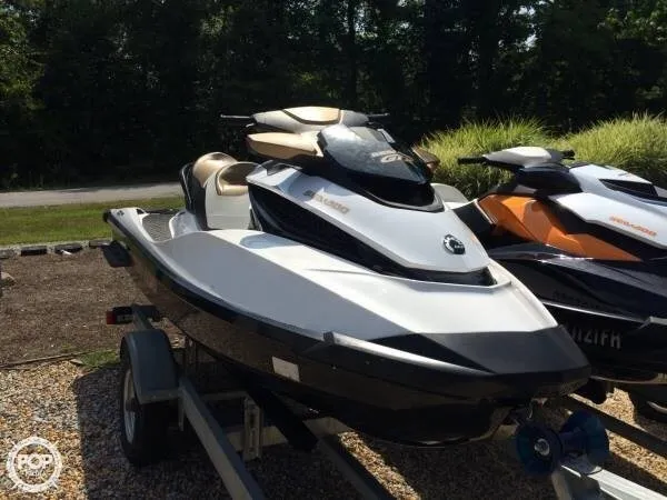 Slide: The Image of Sea-Doo GTX215 & GTR215 2013 - 6