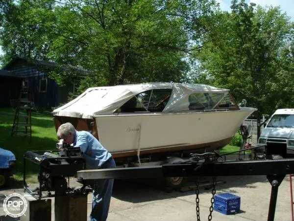 Slide: The Image of Carver Yachts 20 1/2' Camper 1966 - 2
