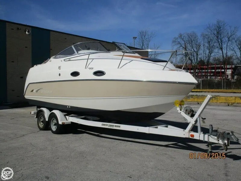 Slide: The Image of Stingray 240 CS 2001 - 10