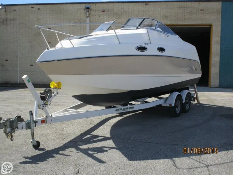 Slide: The Image of Stingray 240 CS 2001 - 11