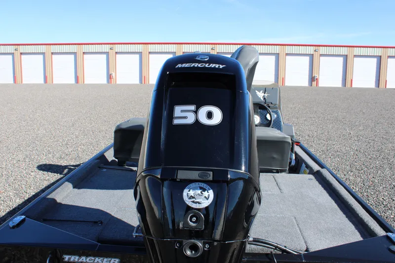 Slide: The Image of Tracker Bass Tracker Classic XL 2024 - 8