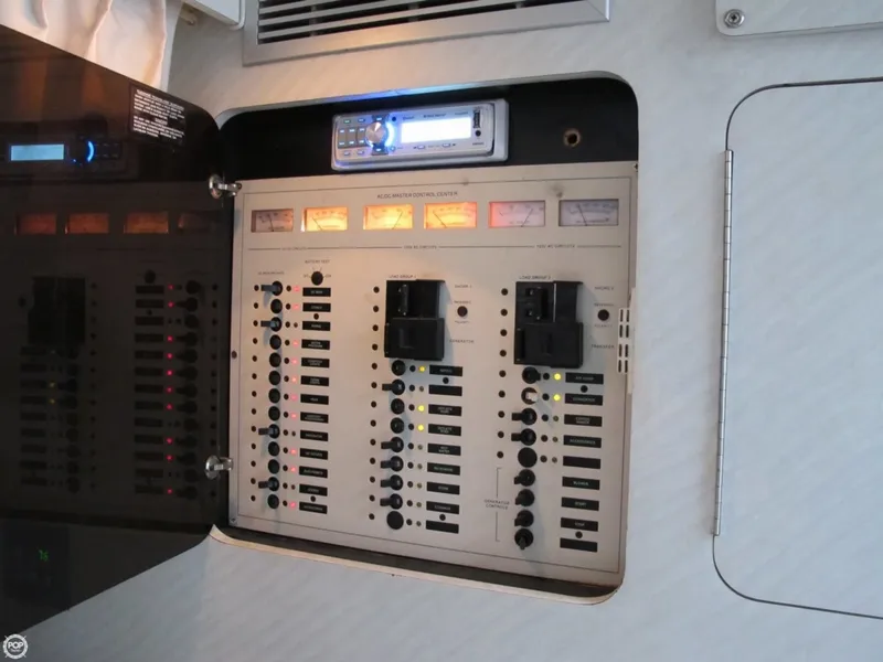 Slide: The Image of Wellcraft 3300 Coastal 1991 - 5