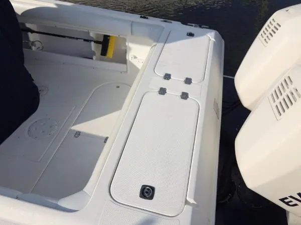 Slide: The Image of Wellcraft 30 Scarab Sport 1995 - 10