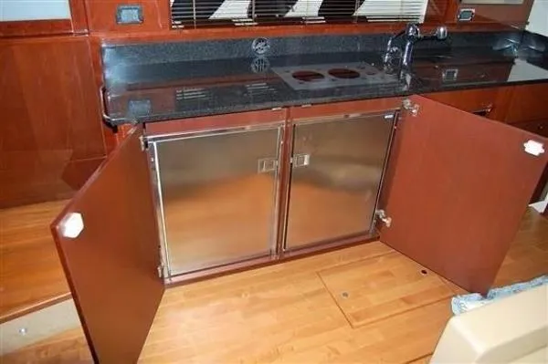Slide: The Image of Sea Ray 54 Sundancer 2011 - 10